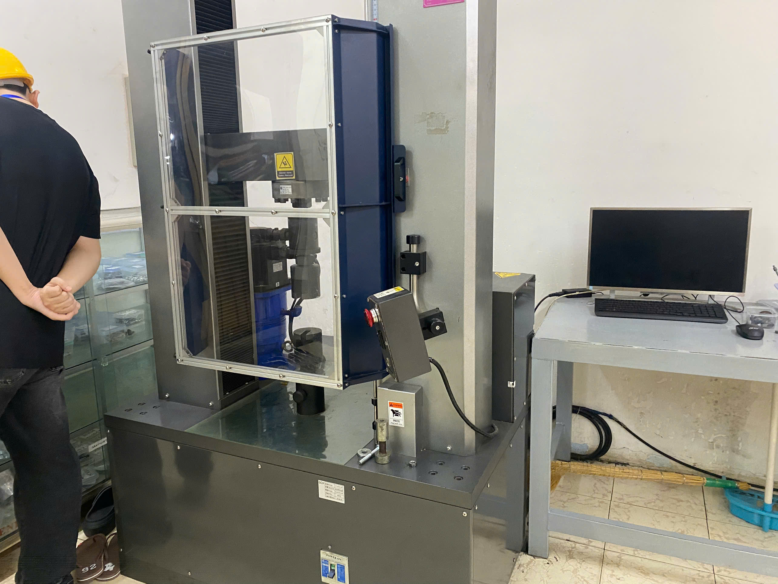 Universal Testing Machine.jpg
